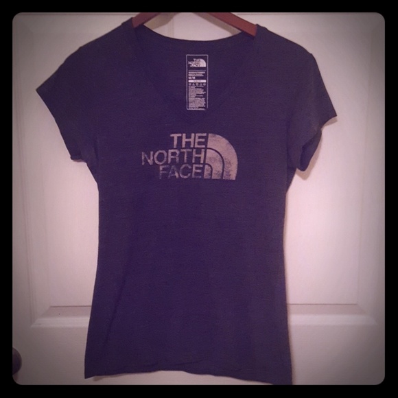 The North Face Tops - THE NORTH FACE SLIM FIT MEDIUM
